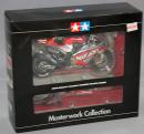 タミヤ マスターワークコレクション  1/12 ヤマハ YZR-M1`04 No.33(完成品)